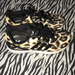 Adidas cheetah print tennis